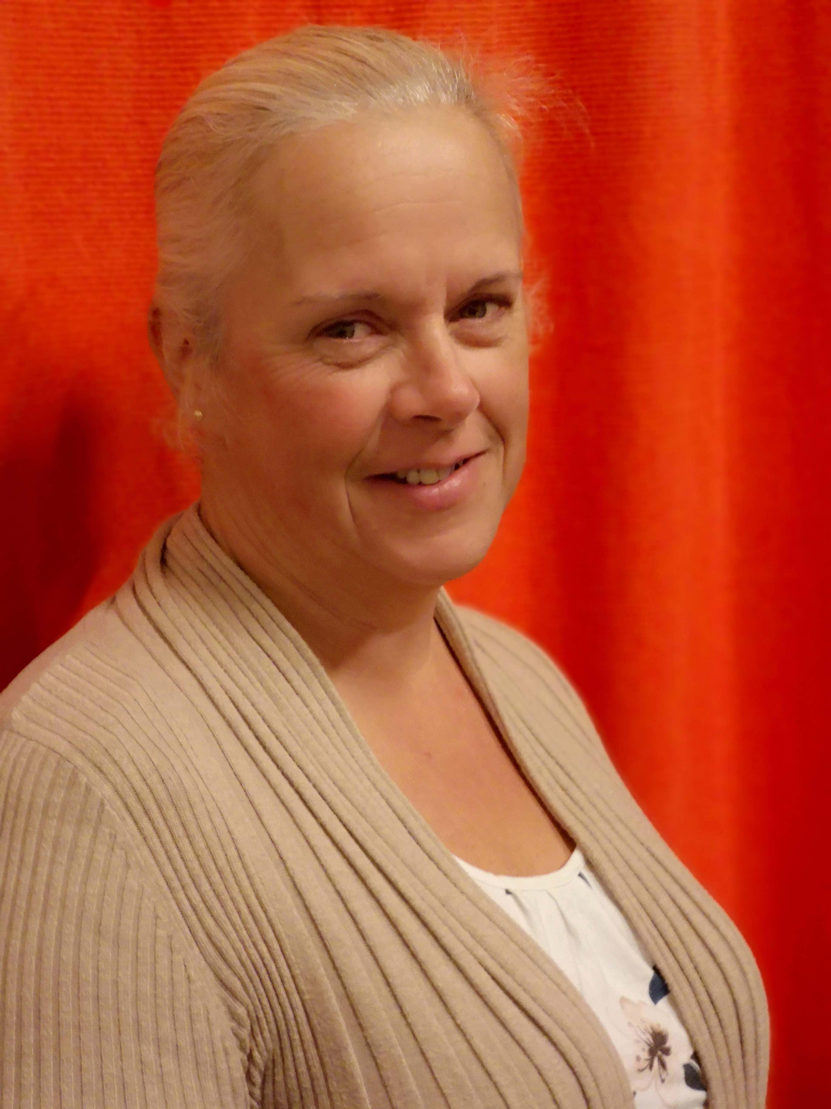 Photo of Cllr Lynne Moyse